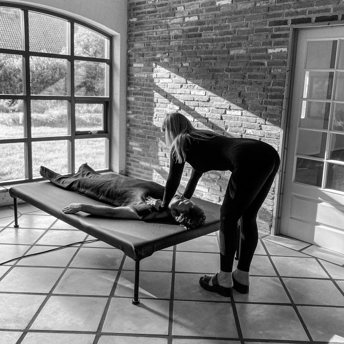 The Ultimate Guide to Vibroacoustic Therapy for Relaxation and Pain Relief